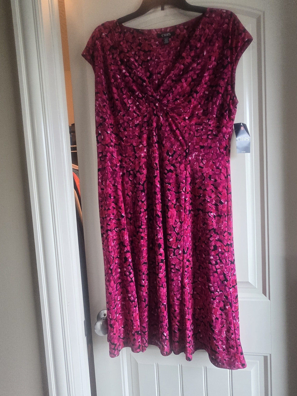 Chaps Magenta Patterned Twist-Front Knee-Length Dress